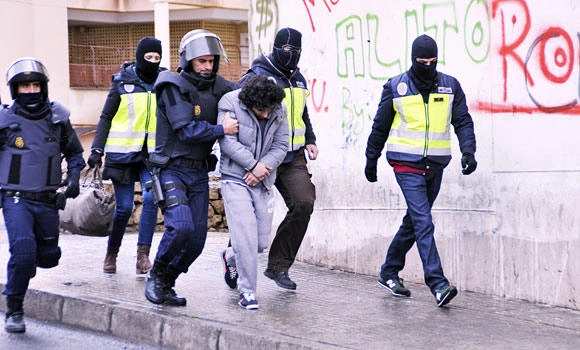 Spain and Morocco arrest 9 in terror cell