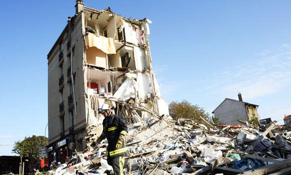 2 die in Paris suburb as building collapses