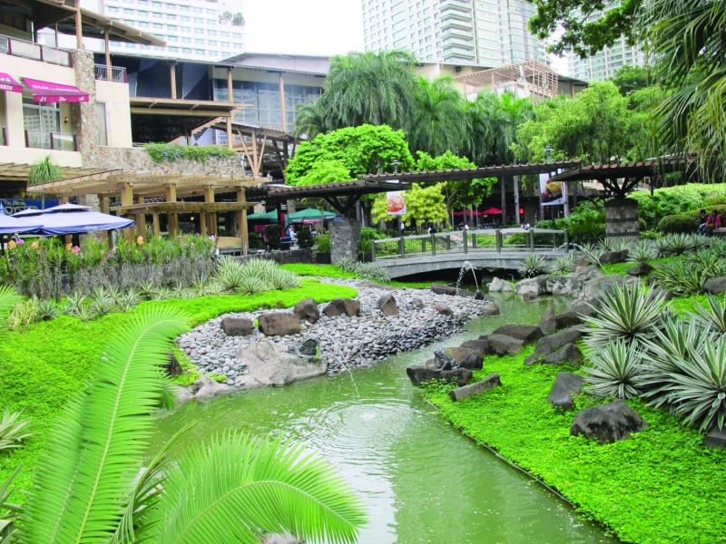 Manila — world’s selfie capital