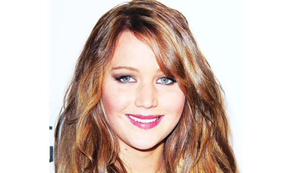 FBI investigates leaked celeb photos