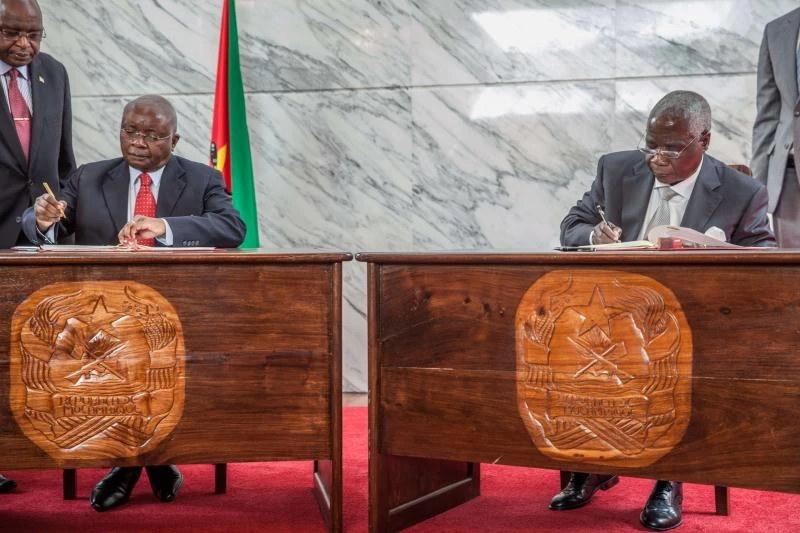 Mozambique foes sign peace deal