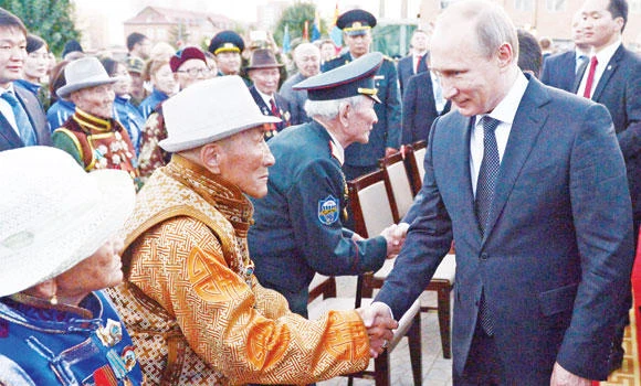 Mongolia balances between dragon and bear