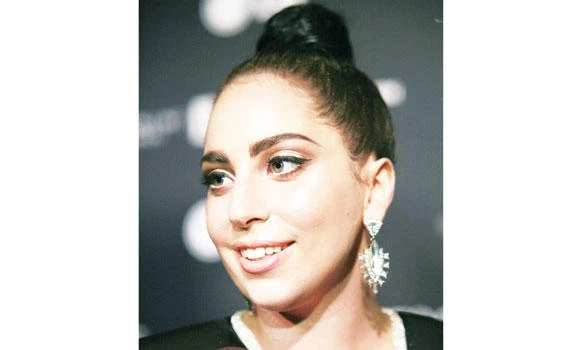 Lady Gaga shuts up Fashion Week crowd