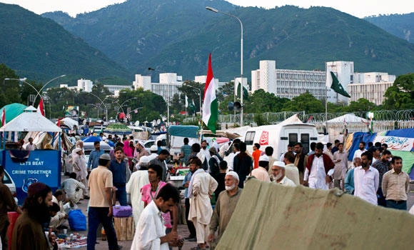 Opposition ‘makes progress’ in talks to end Islamabad protests