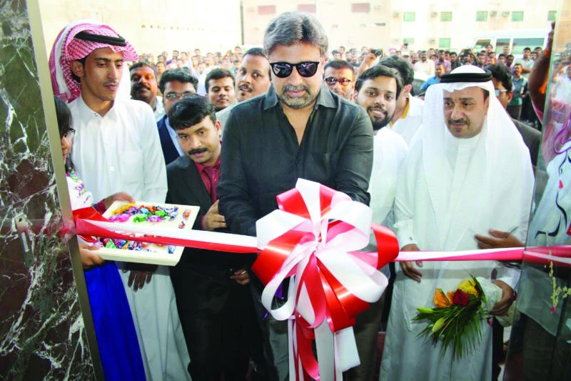Indian actor opens new Sona Jewellers’ showroom in Jubail