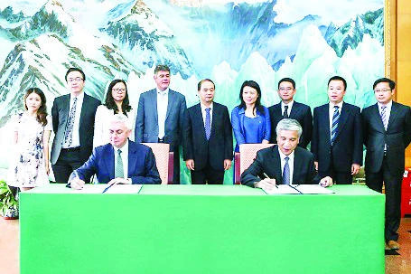 SABIC signs deal to promote scientific research