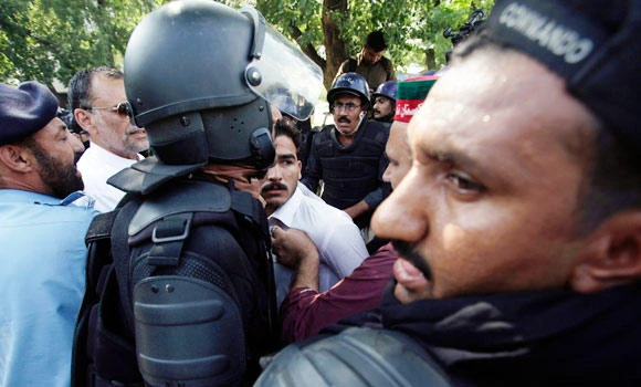 Soldier, three militants killed in Pakistan clash