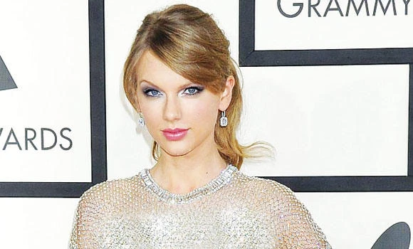 And the world’s best-dressed celeb is ... Taylor Swift!