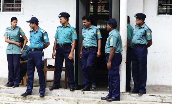Bangladesh police arrest alleged Al-Qaeda plotters