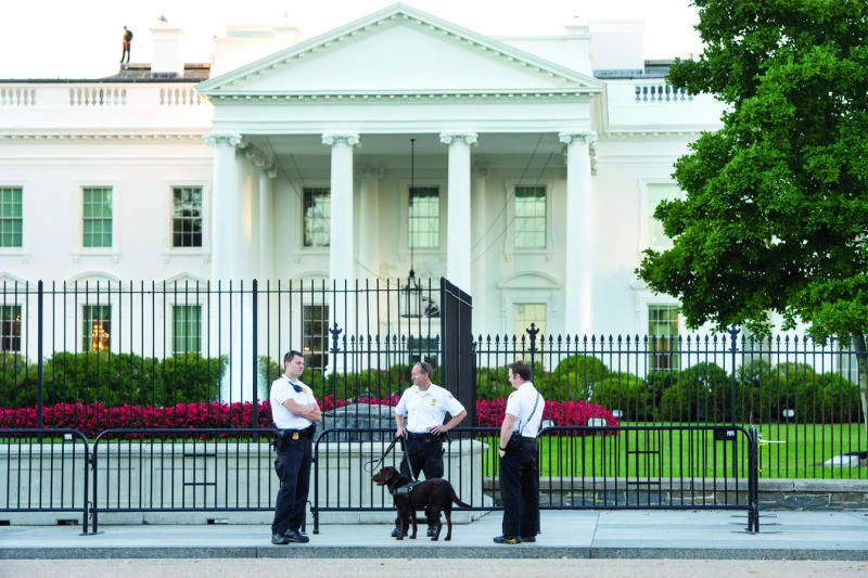 Secret Service considers screening tourists outside White House
