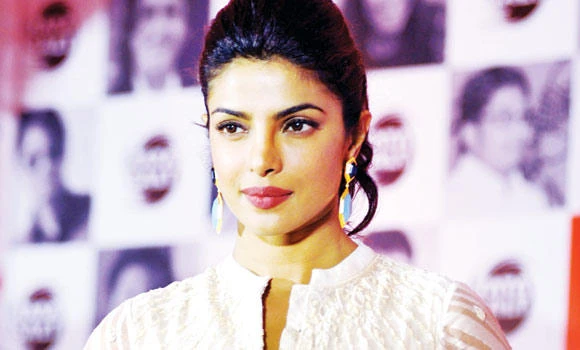 Daring Priyanka performs handstand in heels