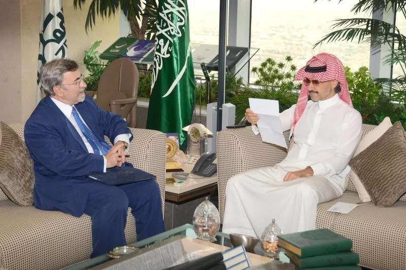 Prince Alwaleed receives letter from Greek premier