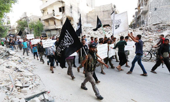 Fighters advance in Syria despite US-led air raids