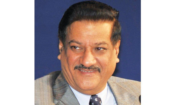 Maharashtra CM quits before polls