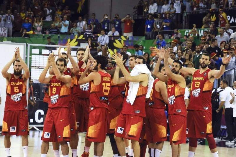 US, Spain, Greece finish group play unbeaten