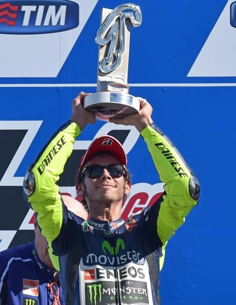 Rossi revives title bid with San Marino victory
