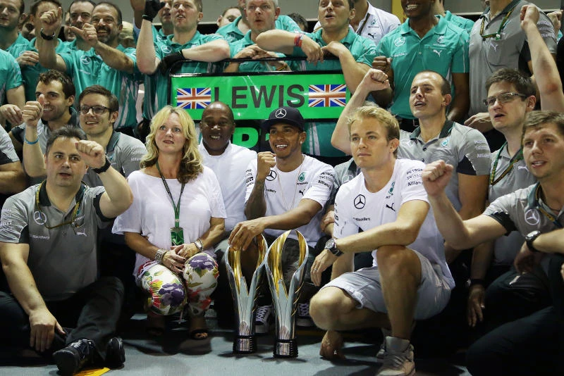 ’Three Rs’ spell out championship lead for Hamilton