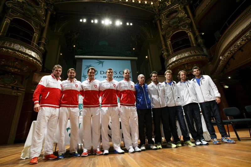 Federer opens Swiss bid against Italy