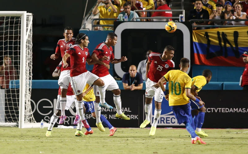Neymar’s late goal lifts Brazil past Colombia, 1-0