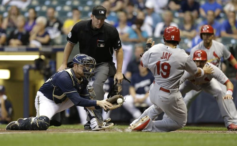 Cardinals edge slumping Brewers