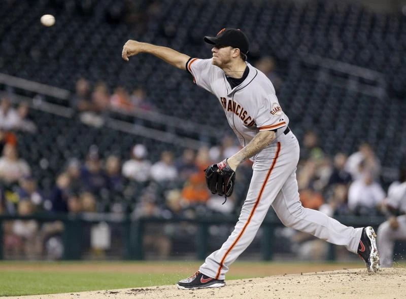 Peavy takes charge in Giants win over Tigers