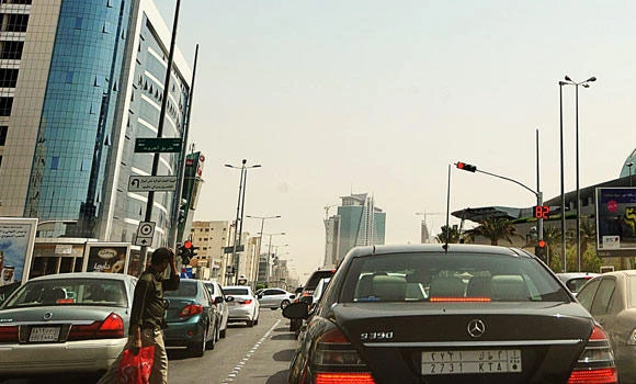 24-hour imprisonment set for motorists who run red lights