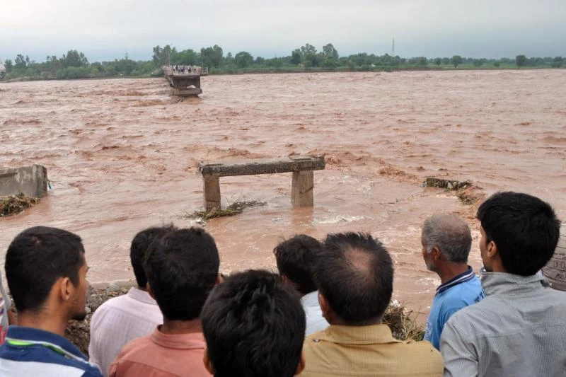 More deaths, homes lost in India and Pakistan as floods persist