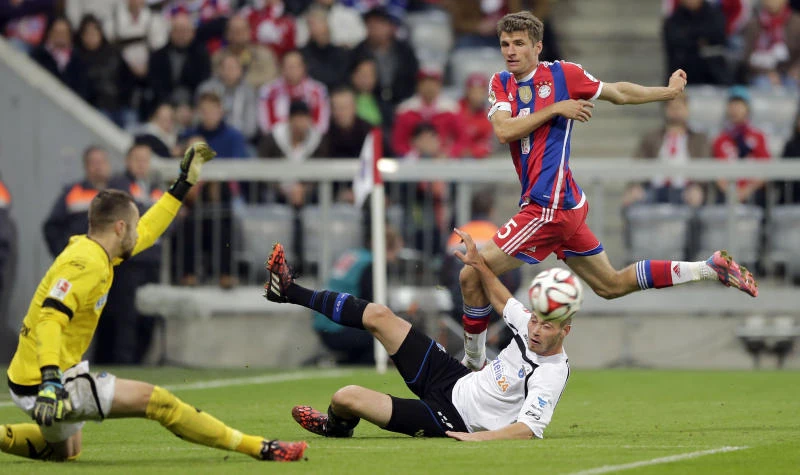 Bayern back on top after pounding Paderborn