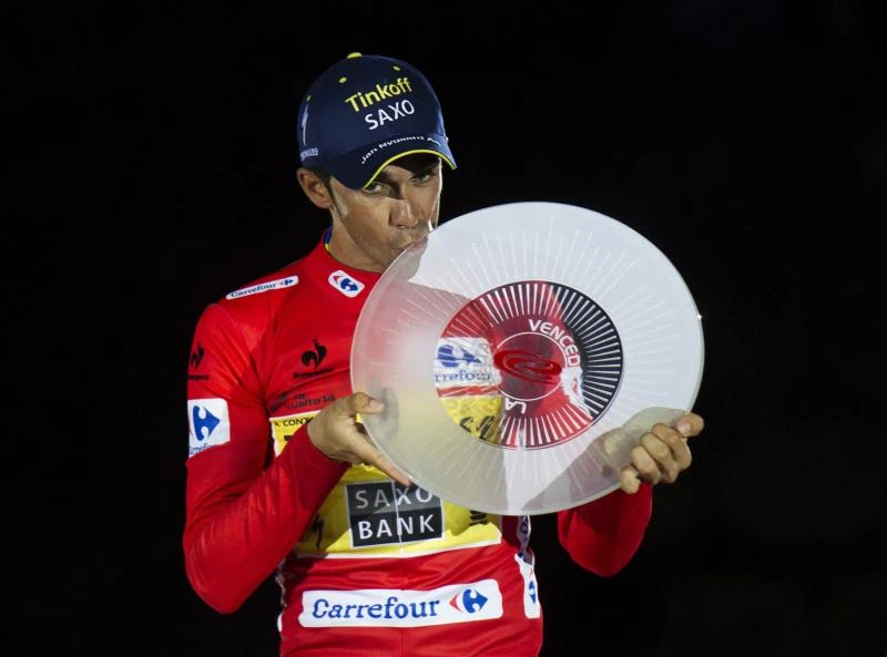 Contador poised for Vuelta glory