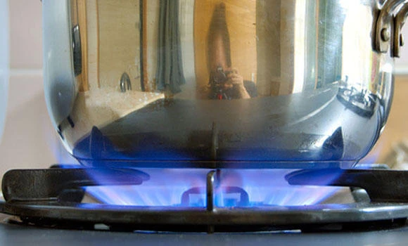Cooking gas ban at holy sites to stay in force