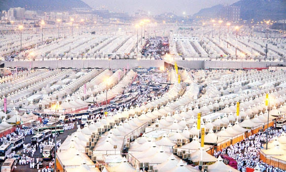 Saudi pilgrims seek better services, expats low prices