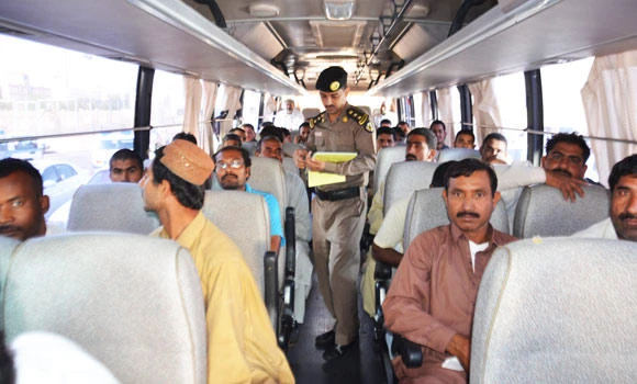 Police arrest 15,000 illegal expats in Jeddah