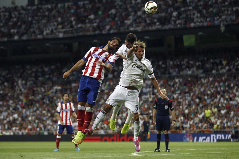 Real bows to Atletico in La Liga derby; Chelsea on fire