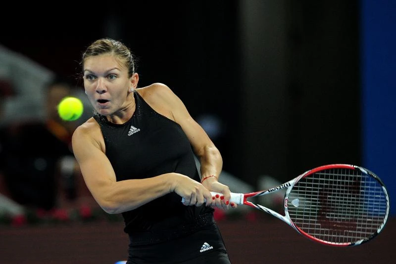 Sharapova, Halep sail in Beijing
