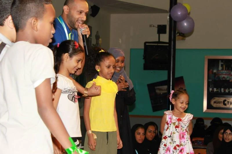 Group helps less privileged kids with school kits