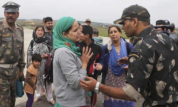 Indian, Pakistani troops in massive flood rescue operations