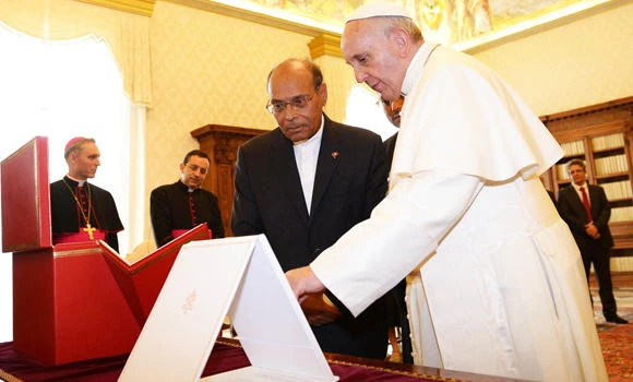 Pope gets set for Turkey visit; Lanka told not to politicize papal trip