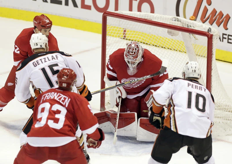 Getzlaf lifts Ducks to 3-2 victory over Red Wings