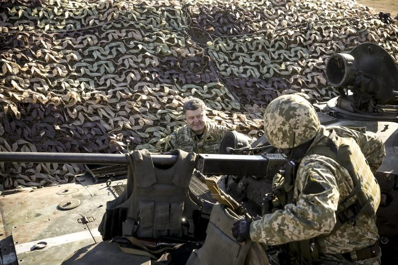 Two soldiers killed in east Ukraine fighting: Kiev