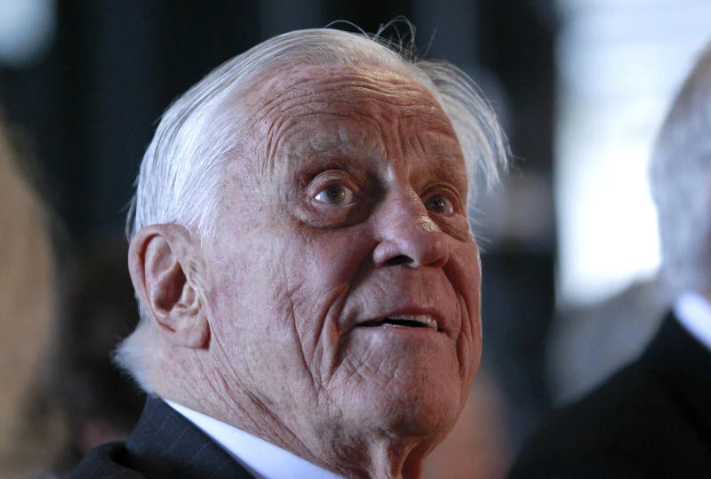Washington Post editor who guided Watergate coverage dies at 93
