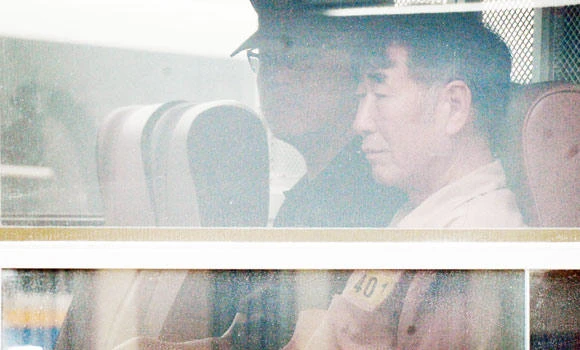 Captain apologizes for leaving doomed Korean ferry