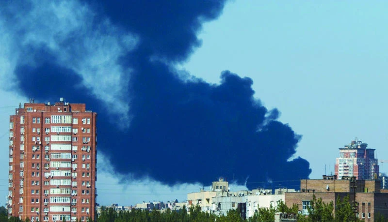 Militants stage renewed Ukraine airport assault