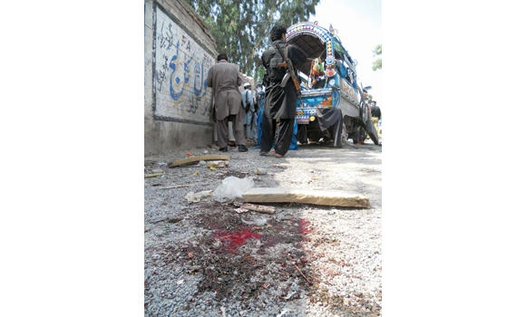 Six killed, 17 injured in Pakistan bus station blast