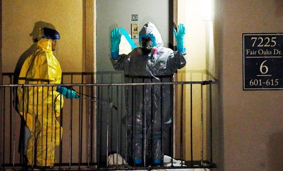 Ebola patient in Dallas turns critical; no new US cases