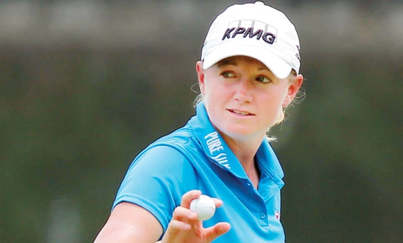Stacy Lewis leads by 1 in LPGA’s Malaysian event