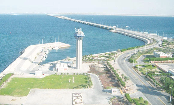 Causeway workers seek more staff, shorter shifts