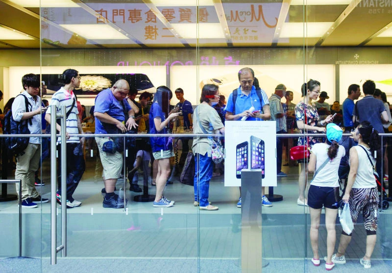 Sapphire screen maker wants Apple contracts nixed