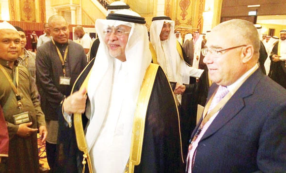 Minister Khoja lauds media role during Haj