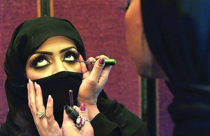 800 violations found at EP women’s beauty salons