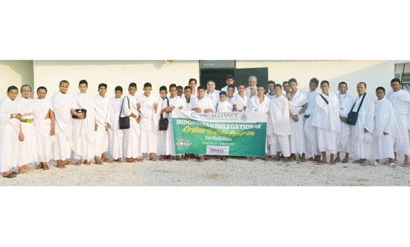 Tsunami orphans thank king for sponsoring their pilgrimage